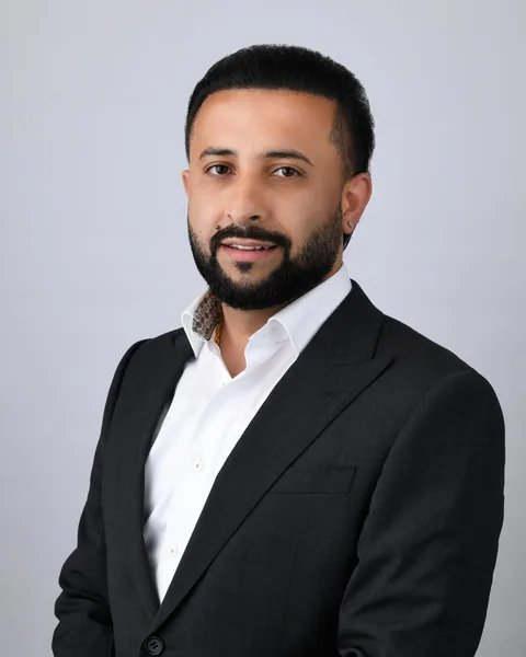 Dapinder Momi